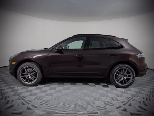 2025 Porsche Macan T - Photo 10