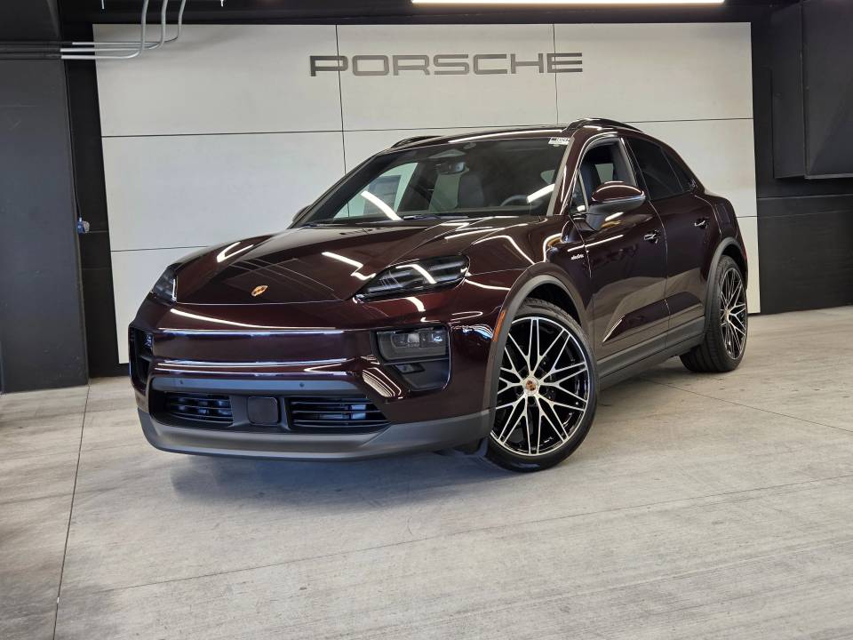 2025 Porsche Macan Base