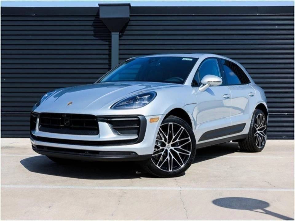 2025 Porsche Macan Base