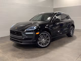 2026 Porsche Macan -'s photo