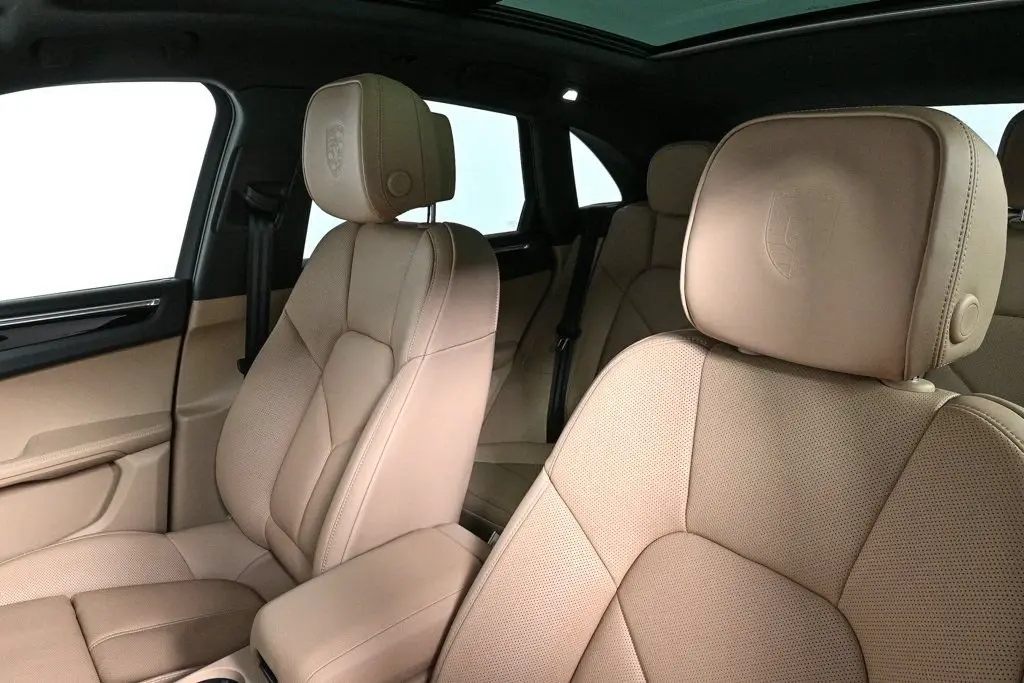 2026 Porsche Macan T - Photo 40