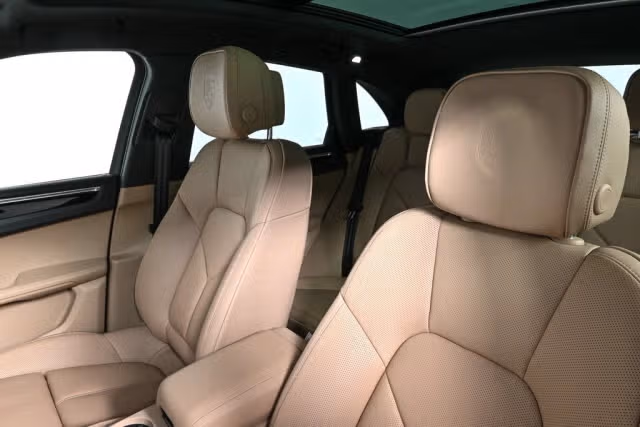 2026 Porsche Macan T - Photo 34