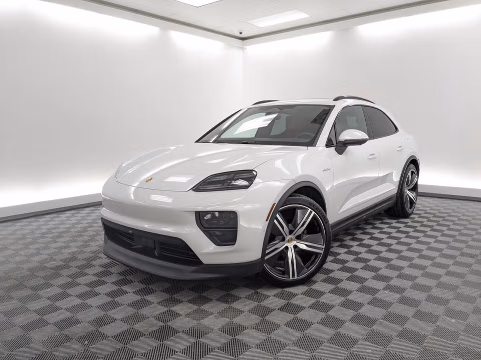 2025 Porsche Macan Base - Photo 3