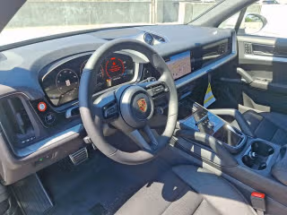 2026 Porsche Cayenne S - Photo 25