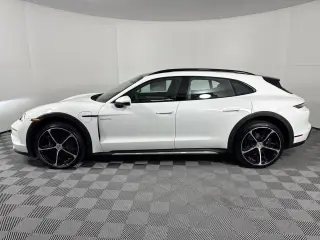 2025 Porsche Taycan Base - Photo 13