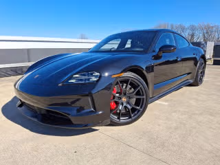 2025 Porsche Taycan GTS's photo
