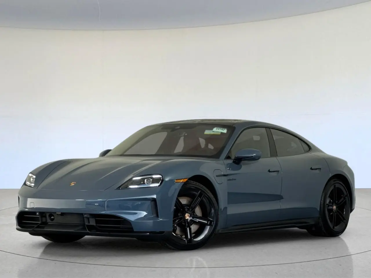 2026 Porsche Taycan GTS - Photo 8