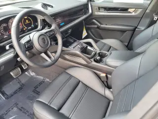 2025 Porsche Cayenne Coup Turbo E-Hybrid - Photo 29