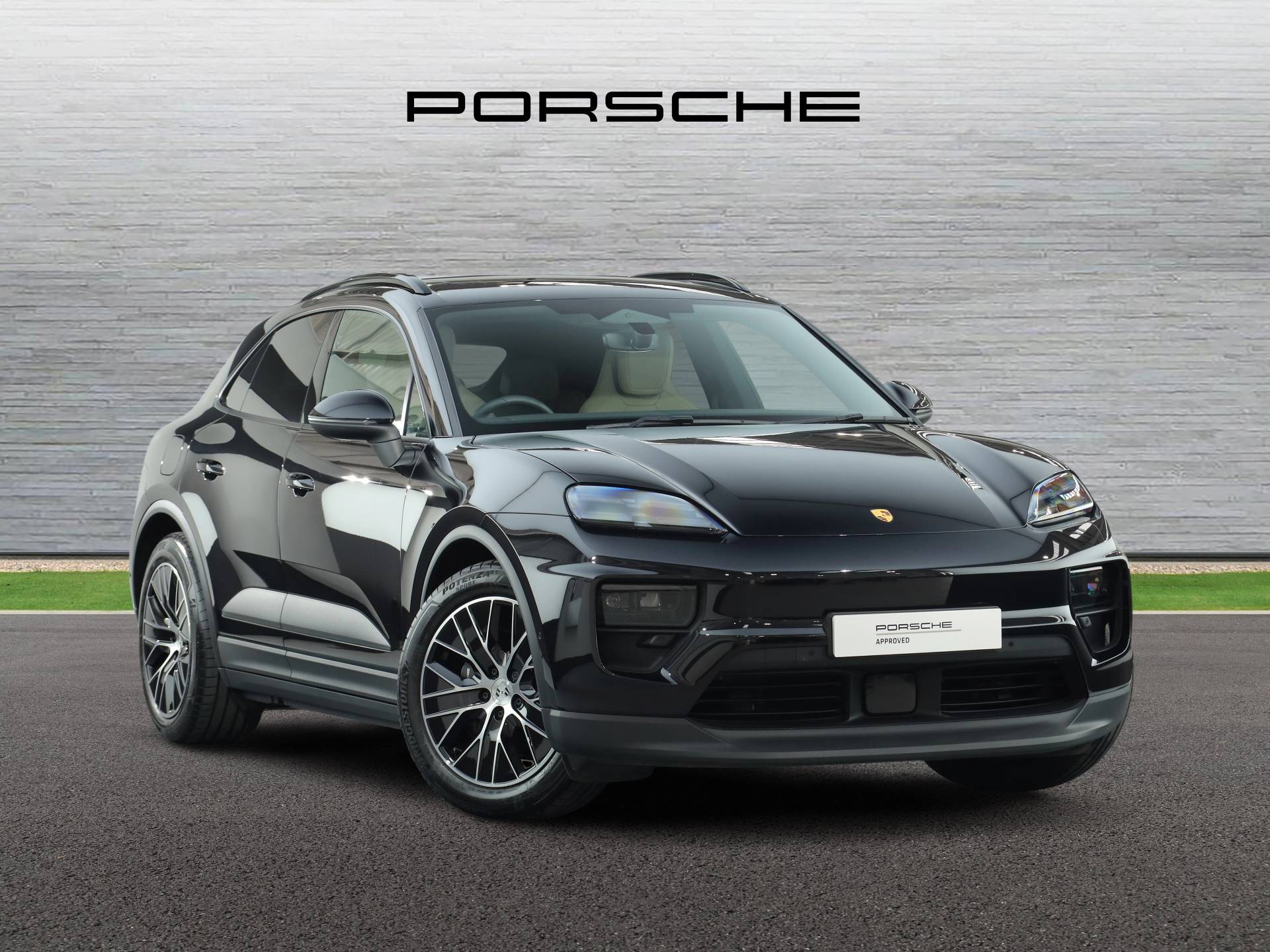 Macan 4, photo 1 of 30