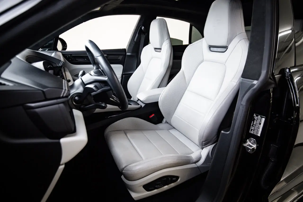 2024 Porsche Macan Turbo, photo 40