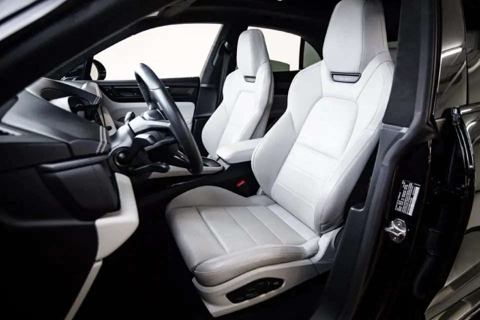 2024 Porsche Macan Turbo, photo 39