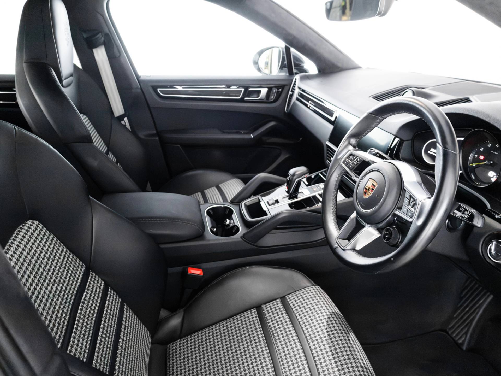 Cayenne E-Hybrid Coupé, photo 49 of 49
