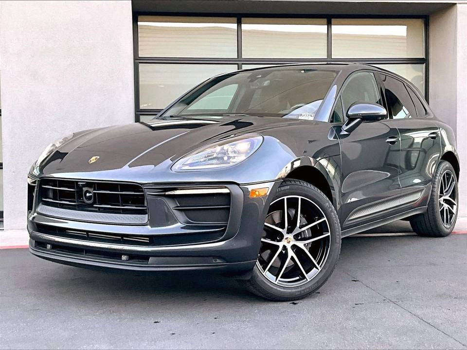 2022 Porsche Macan Base