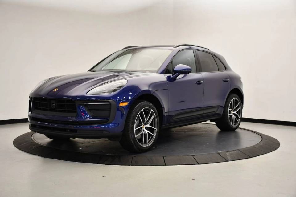 2025 Porsche Macan Base