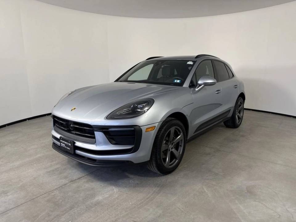 2025 Porsche Macan Base
