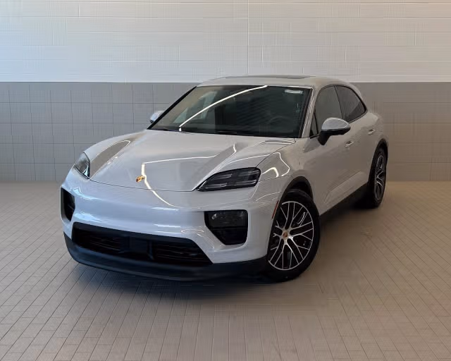 Used 2025 Porsche Macan Base with VIN WP1AA2XA4SL002715 for sale in West Des Moines, IA