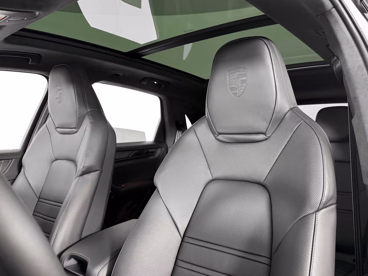 2026 Porsche Cayenne GTS - Photo 36