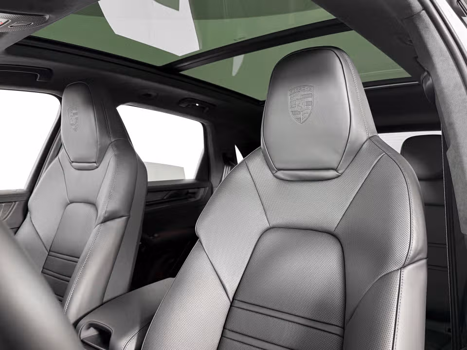 2026 Porsche Cayenne GTS - Photo 35