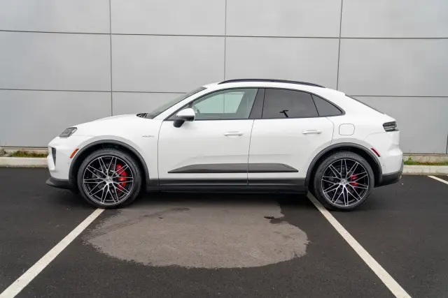 2026 Porsche Macan S - Photo 14