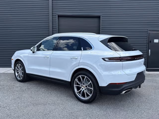 2025 Porsche Cayenne Base - Photo 18