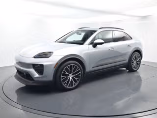 2025 Porsche Macan Macan Electric's photo
