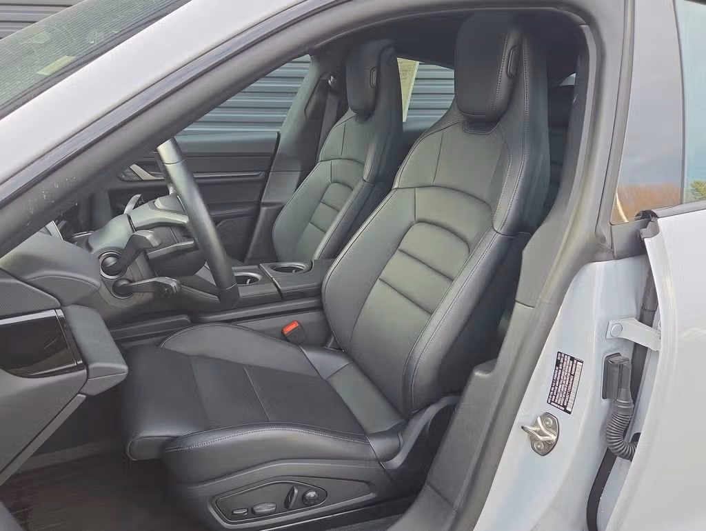 2025 Porsche Taycan S - Photo 36