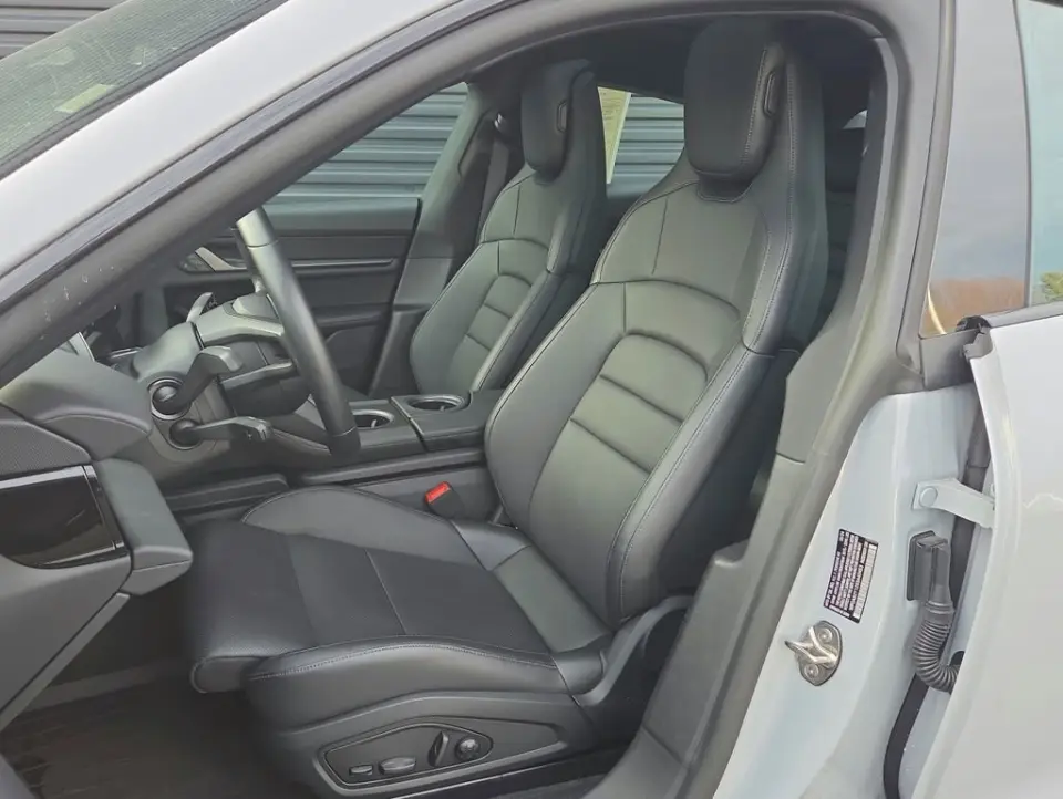 2025 Porsche Taycan S - Photo 39