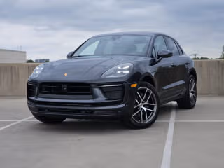 2025 Porsche Macan's photo