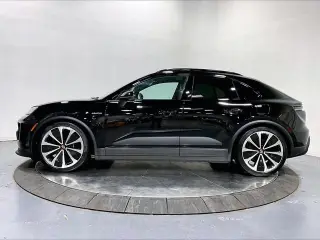 2026 Porsche Macan Base - Photo 13