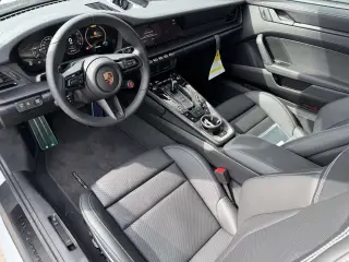 2026 Porsche 911 GTS - Photo 29