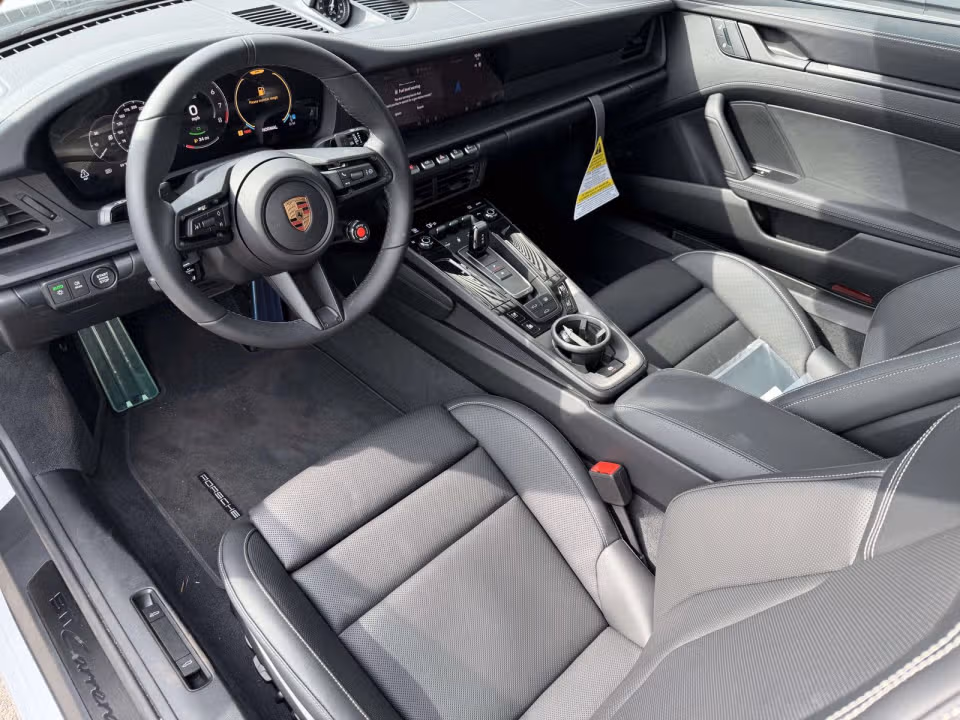 2026 Porsche 911 GTS - Photo 27