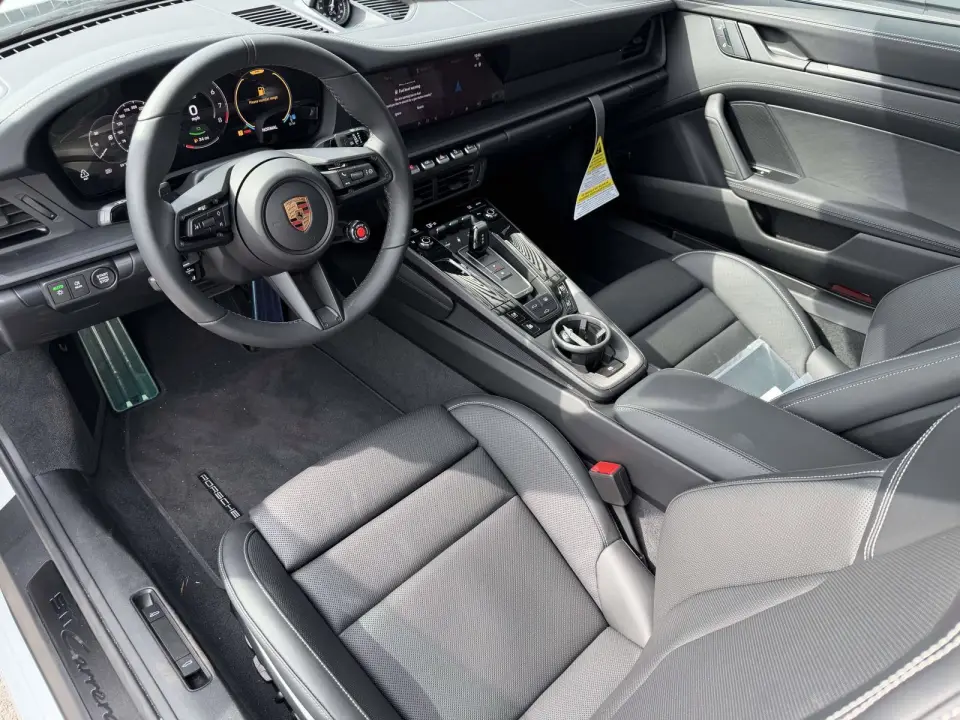 2026 Porsche 911 GTS - Photo 31