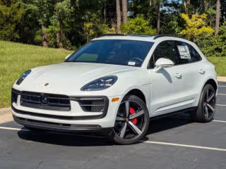 2025 Porsche Macan S's photo