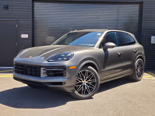 2025 Porsche Cayenne -'s photo