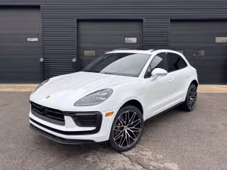 2026 Porsche Macan -'s photo