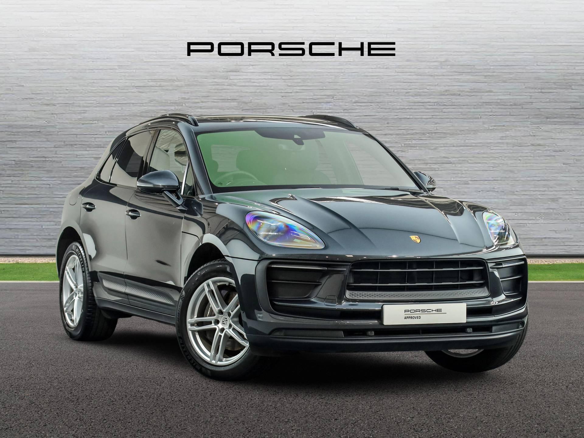 Macan, photo 1 of 28