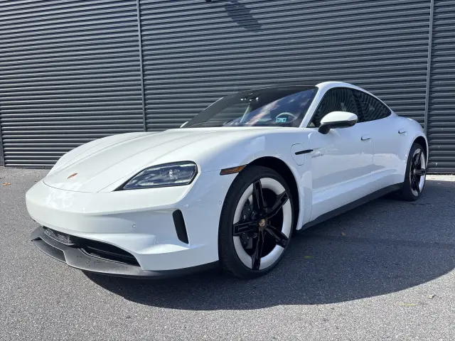 2026 Porsche Taycan Base - Photo 6
