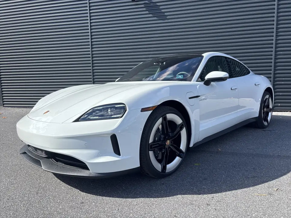 2026 Porsche Taycan Base - Photo 7
