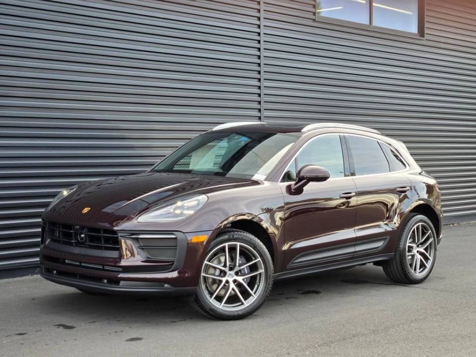 2026 Porsche Macan Base