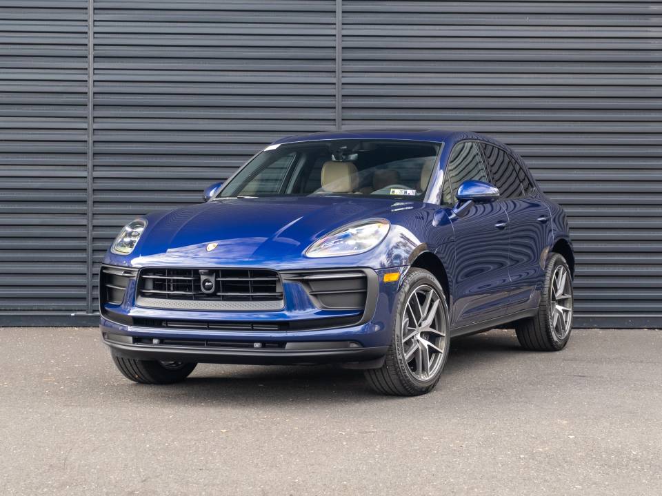 2026 Porsche Macan Base