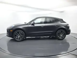 2025 Porsche Macan T - Photo 13