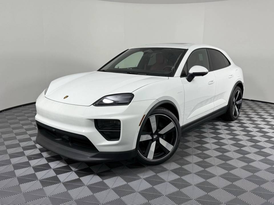2025 Porsche Macan Base