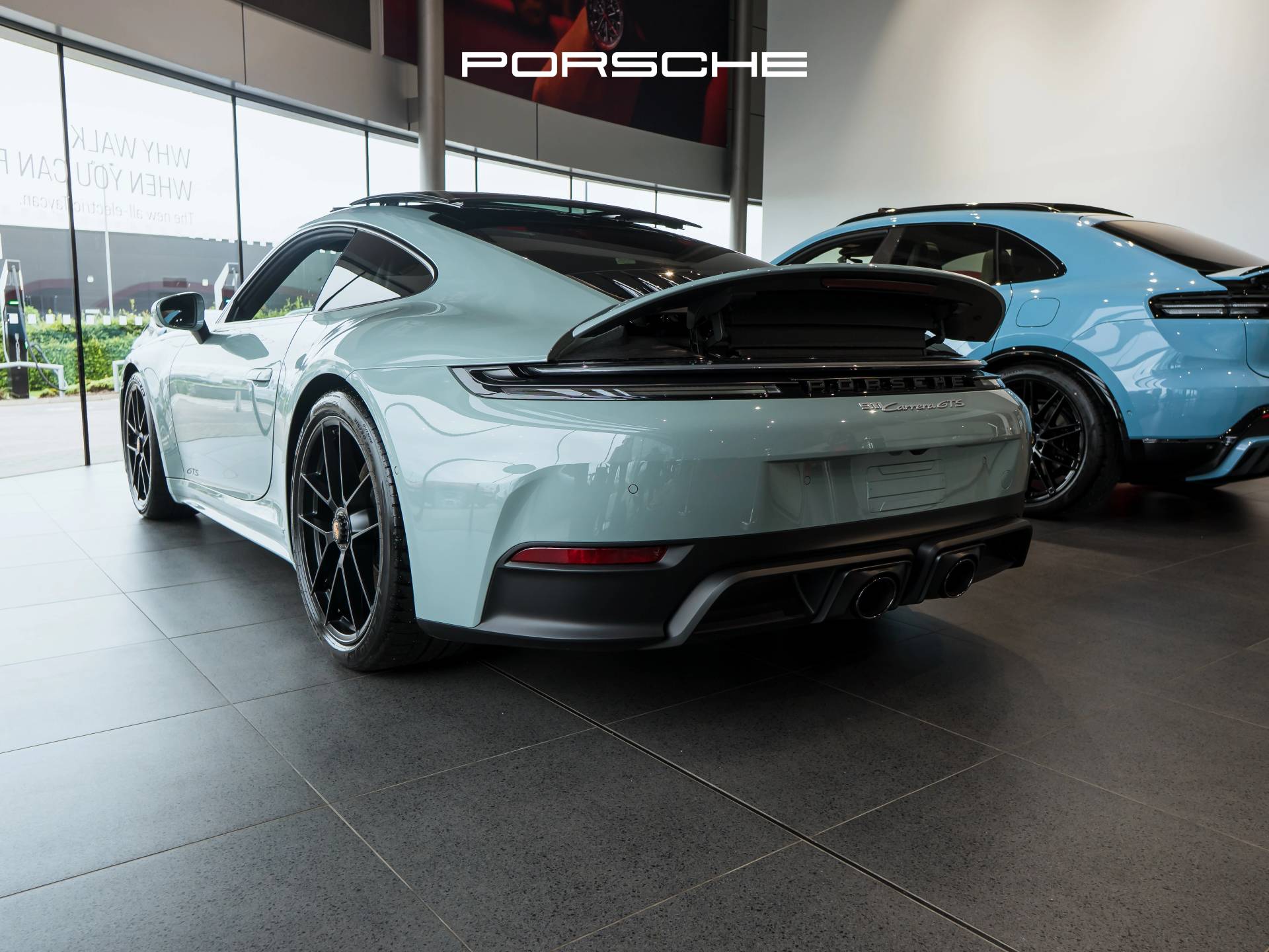 911 Carrera GTS, photo 2 of 42