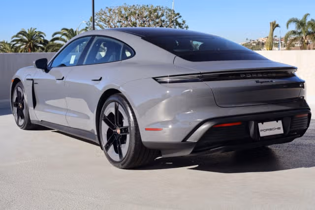 2026 Porsche Taycan Base - Photo 18