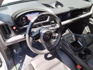 2025 Porsche Cayenne Coup Base - Photo 25