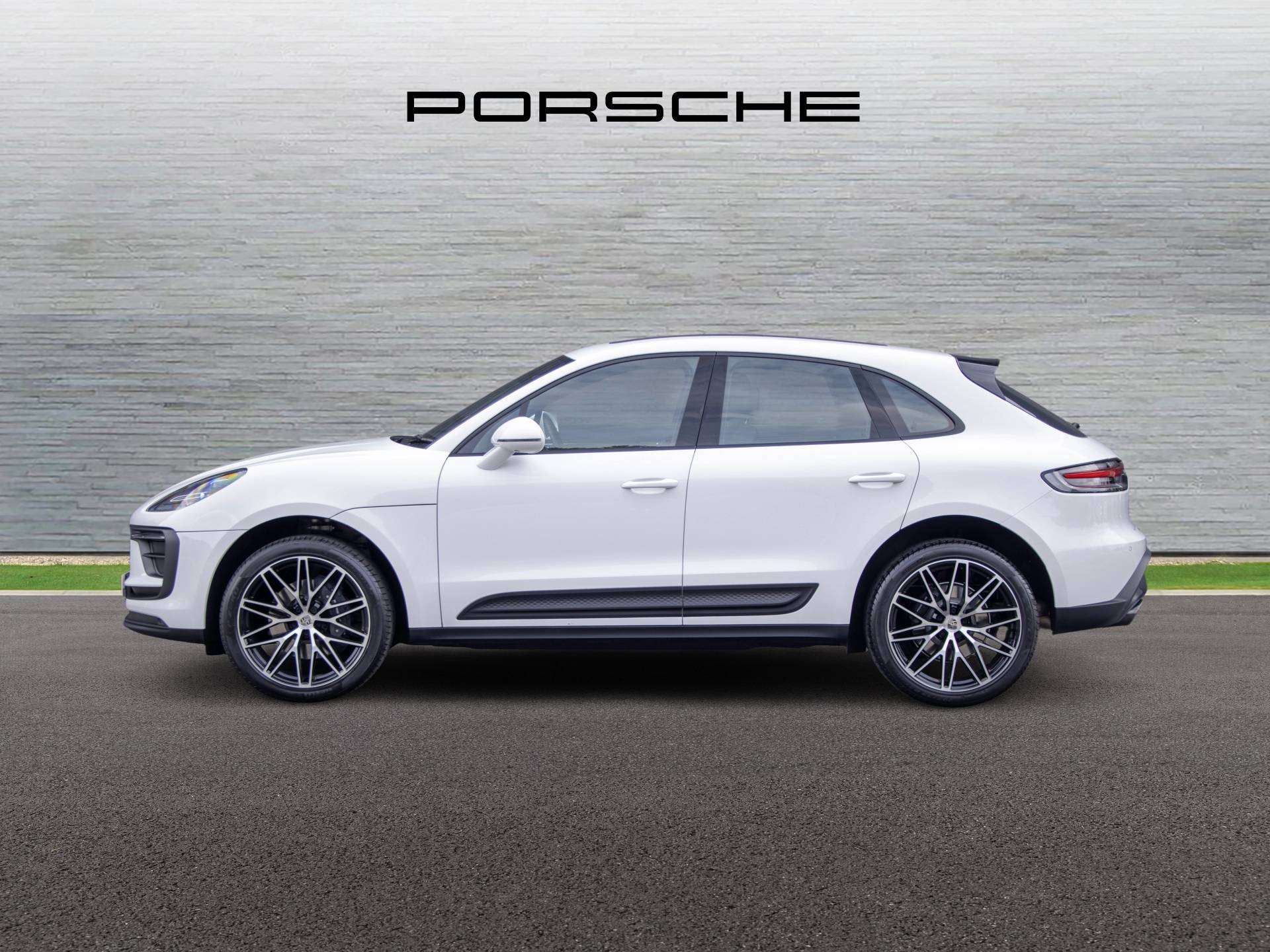 Macan, photo 2 of 33