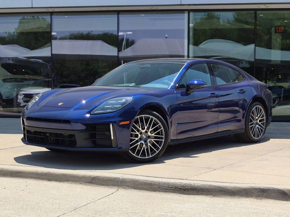 2026 Porsche Panamera 4