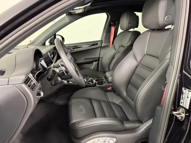 2026 Porsche Macan S - Photo 38