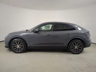 2026 Porsche Macan Base - Photo 13