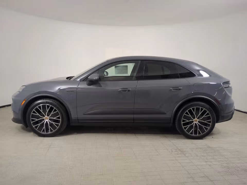 2026 Porsche Macan Base - Photo 11